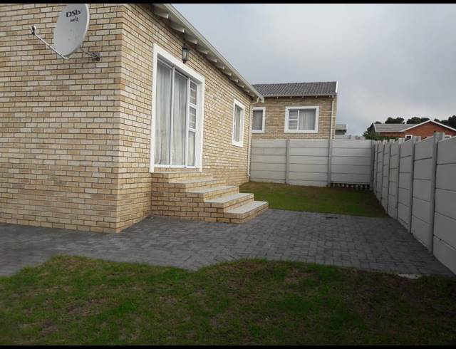 2 BEDROOM HOUSE RENTED IN SALISBURY PARK